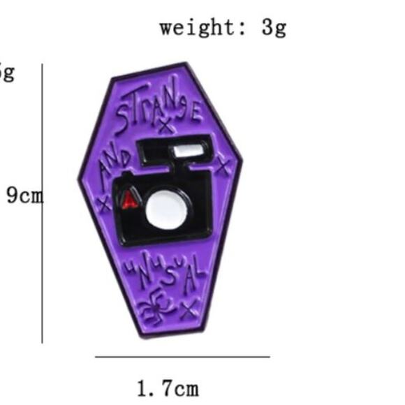 Purple Coffin from Beatlejuice Pin Brooch Hallowee - Picture 2 of 3
